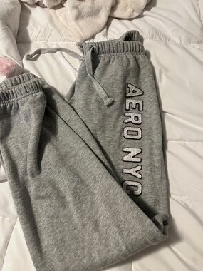 Aeropostale Gray women’s sweatpants with 'AERO NYC' Side Logo